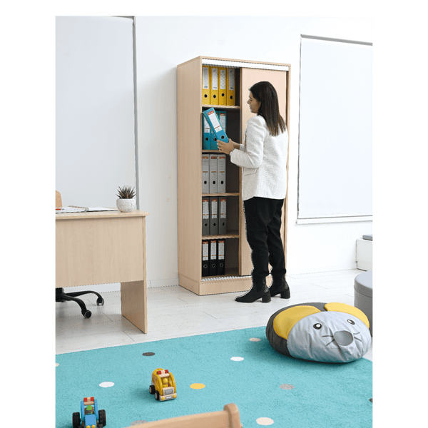 High Cabinet with sliding doors in maple - EASE